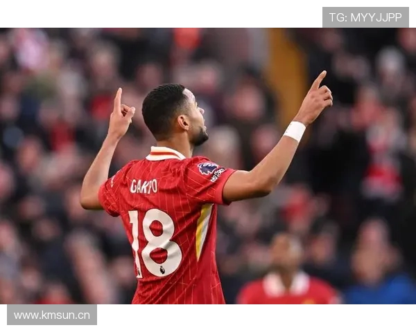 以内维尔称萨拉赫不坐替补席尊重加克波核心战术布局调整球队未来方向